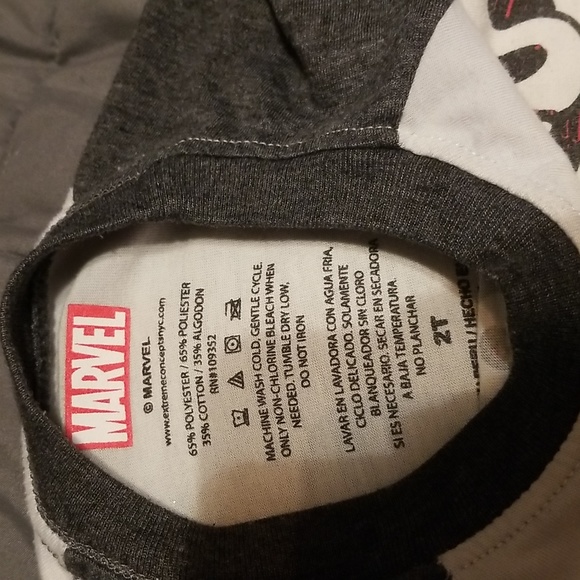 Disney Marvel Avengers Kids Graphic Tee 2T - Picture 2 of 3